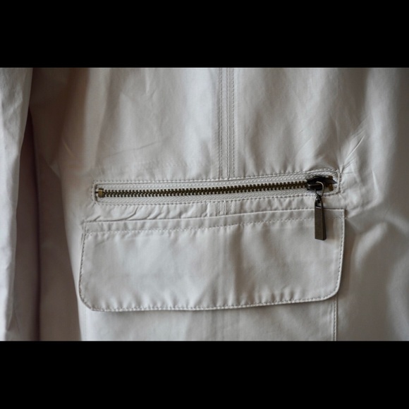 Chico’s Zenergy beige polyester and nylon jacket. NWT. Size 3 = size 16. - Picture 7 of 11